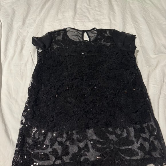 Beautiful black sequenced top NWOT - Picture 4 of 5